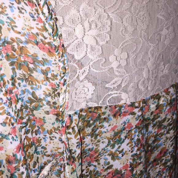 Costa Blanca Sleeveless Top - Picture 4 of 5